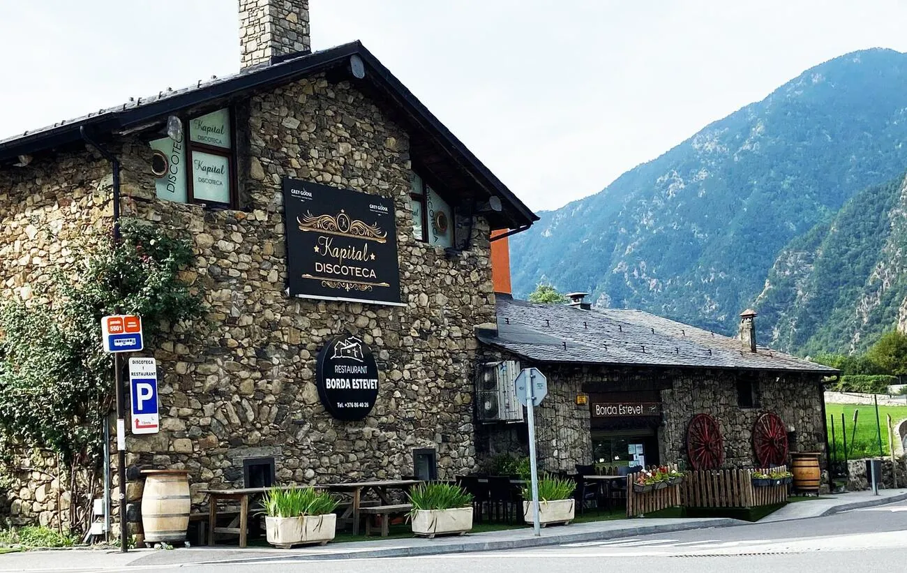 Fachada de Borda Estevet